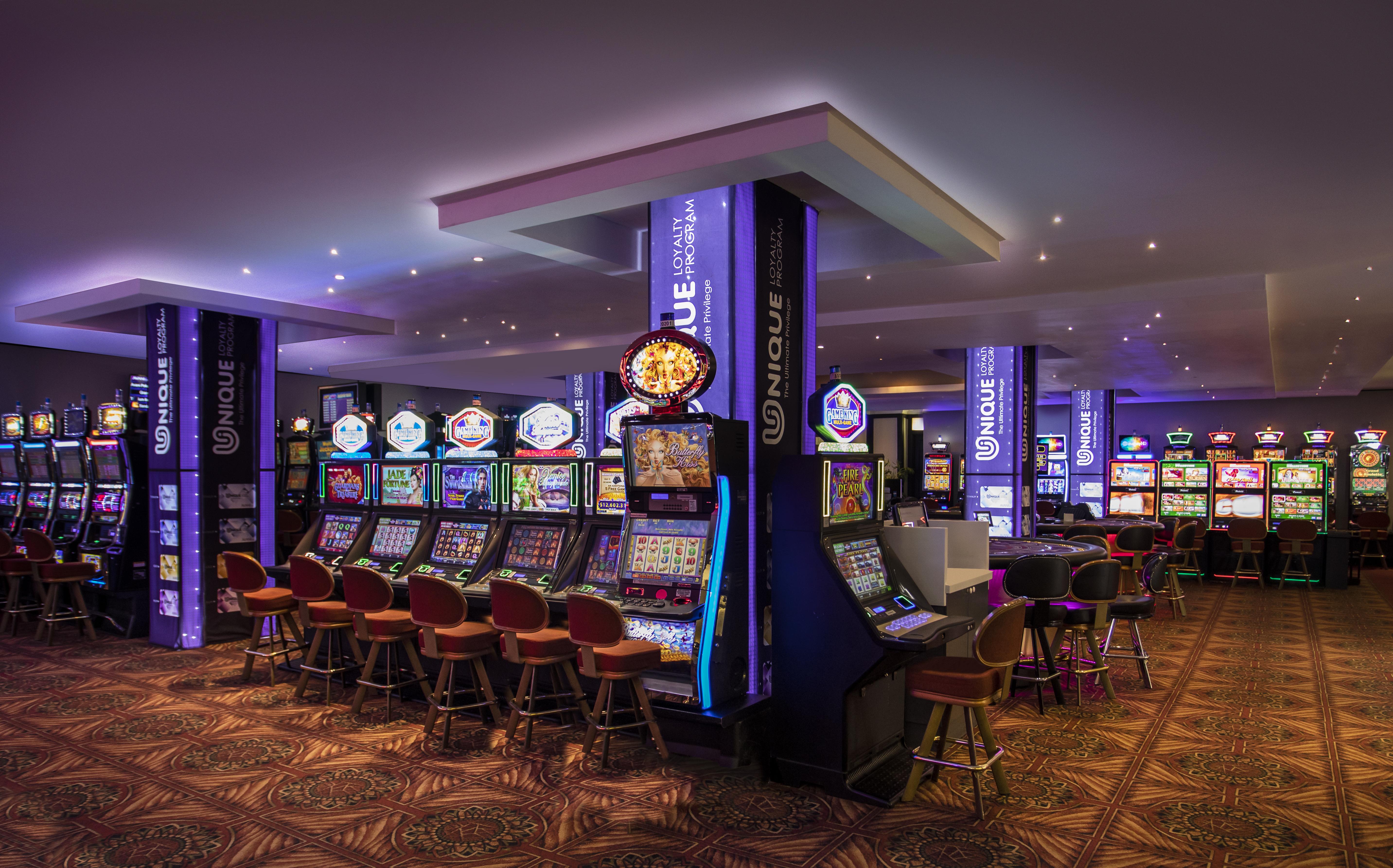 Avani Windhoek Hotel & Casino Экстерьер фото